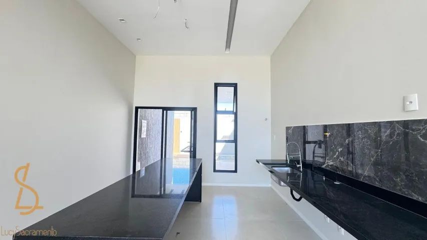 Maravilhosa Casa em Padang com 3 Quartos, Piscina e Acabamento de Luxo - Foto 5