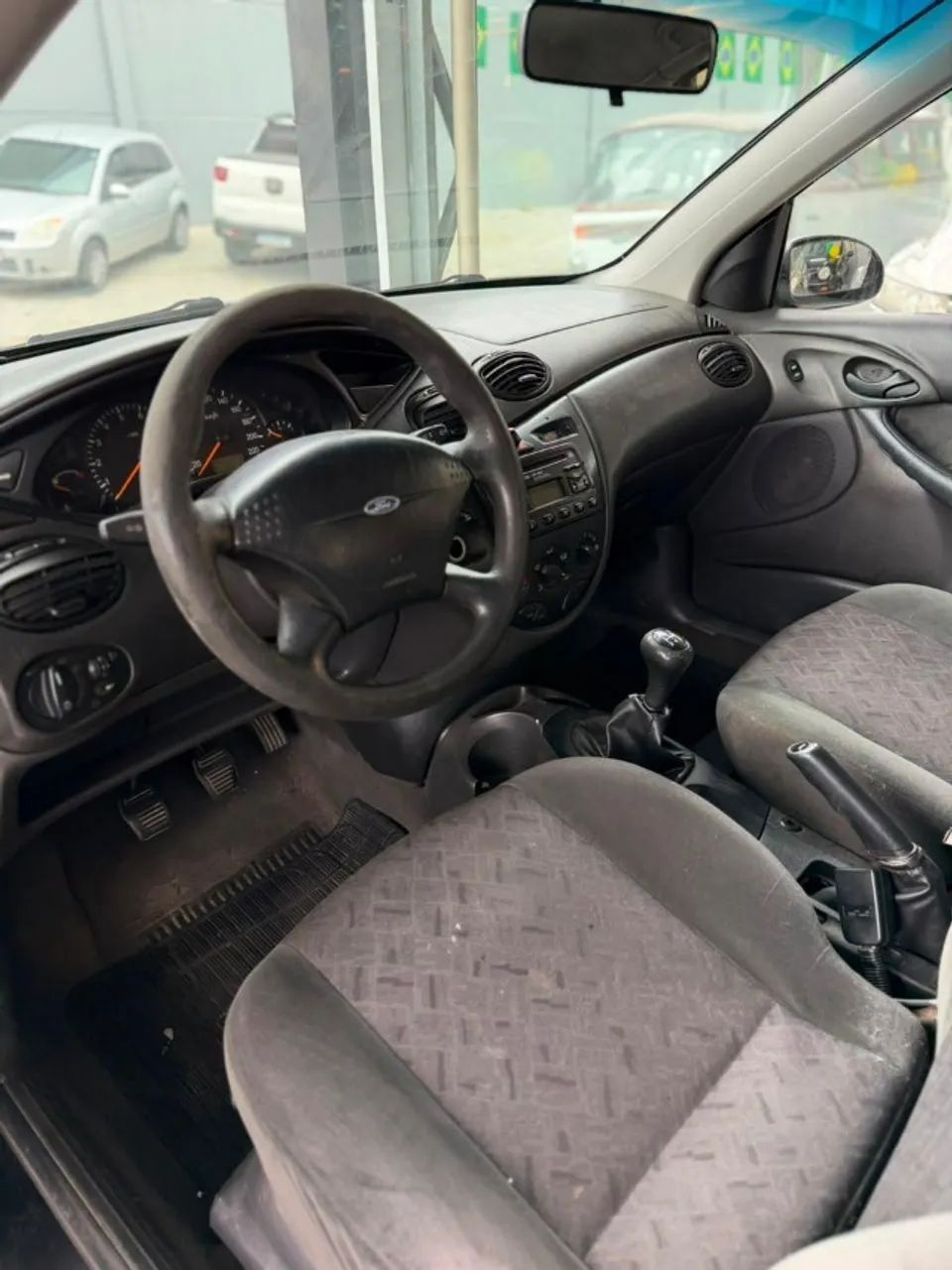 Ford Focus 1.8 16V 5P 2003 - Foto 3