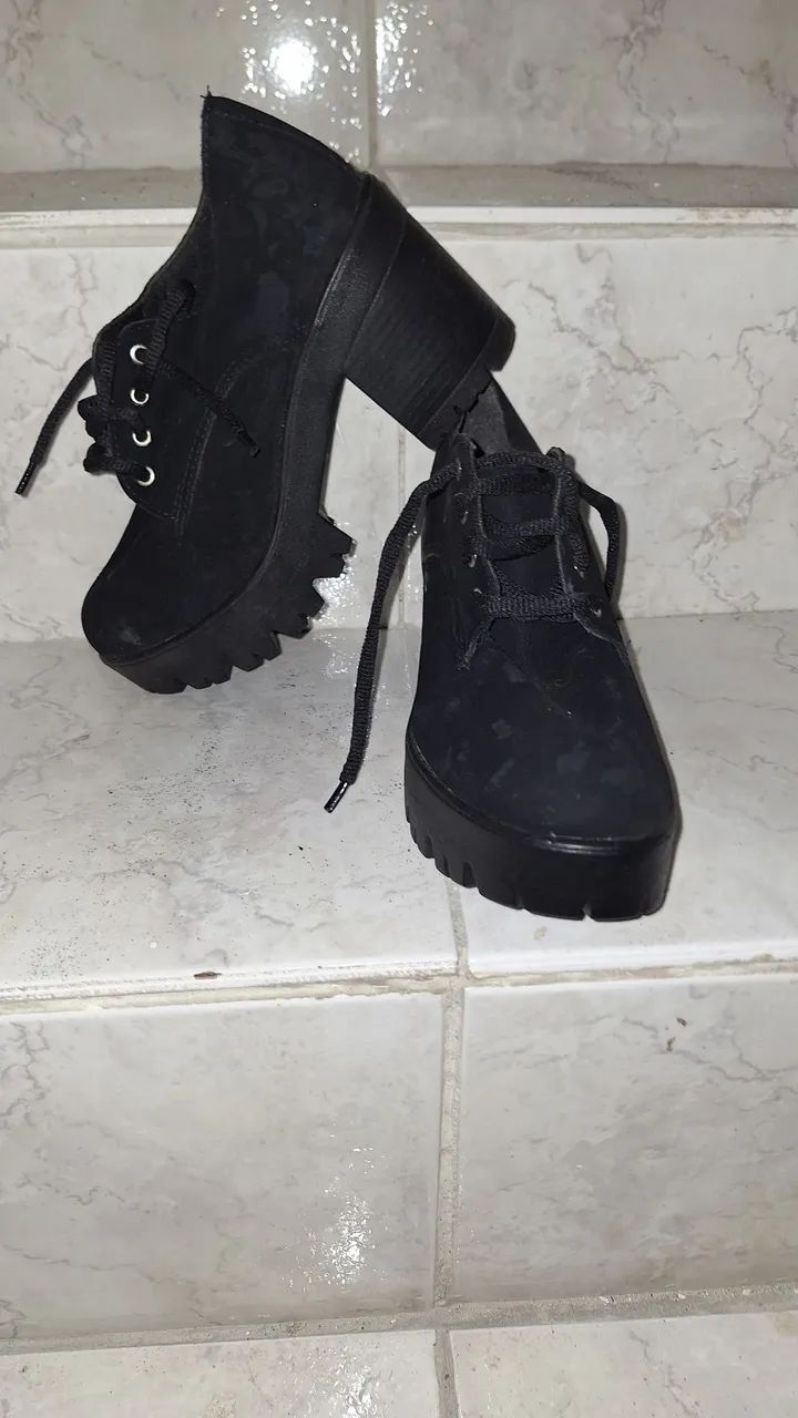 Bota com salto preta 34 - Foto 4
