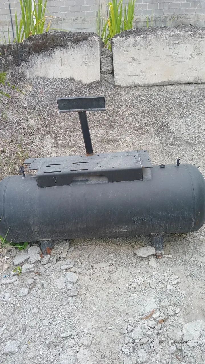 Vendo cilindro de ar comprimido 250 litros  em perfeitas condições  