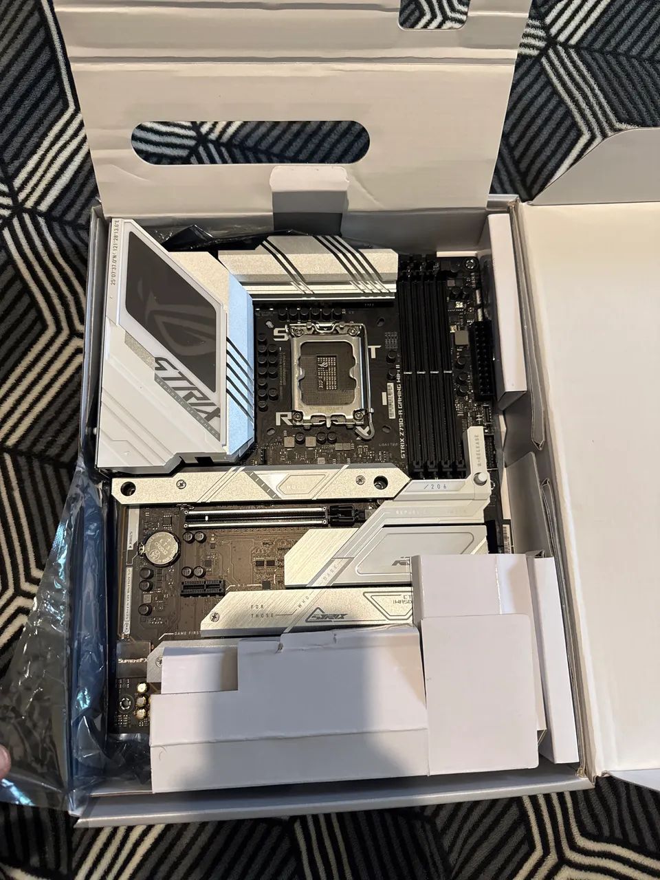 Placa mãe GAMER ROG STRIX Z790 A 