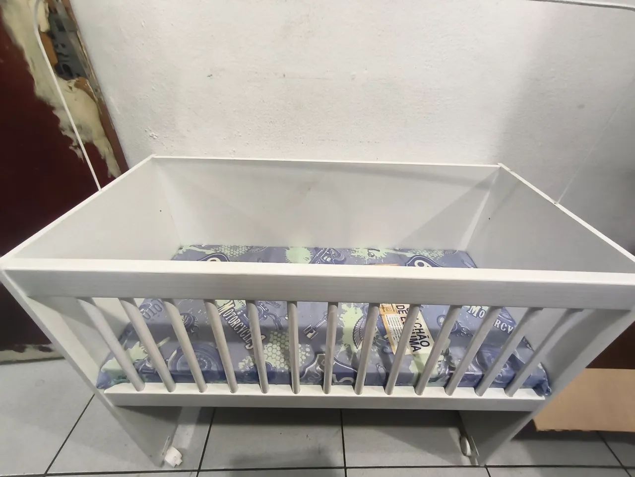 Mini berço 5 em 1, com colchão e mosquiteiro  - Foto 2