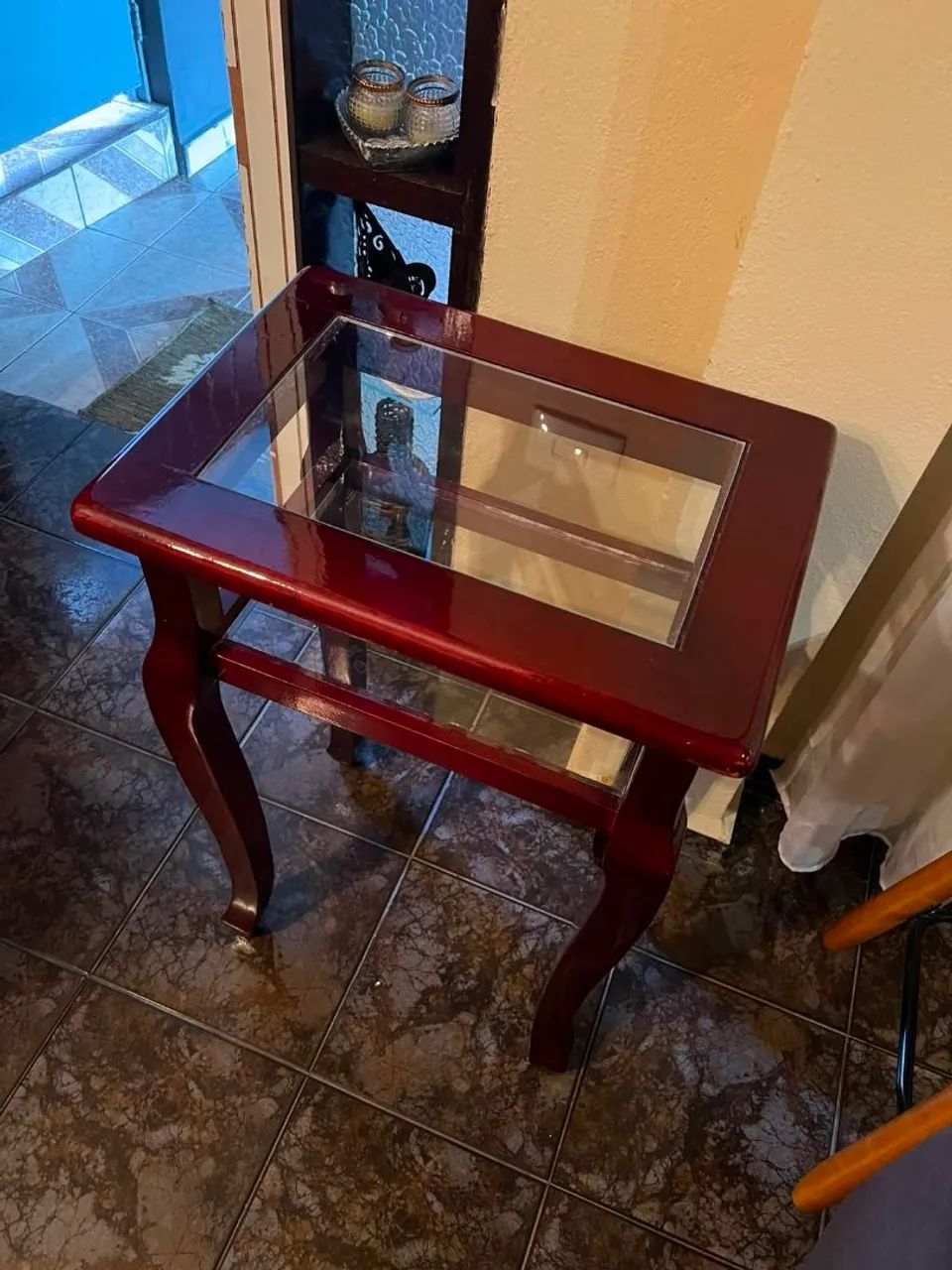 Vende-se mesa lateral
