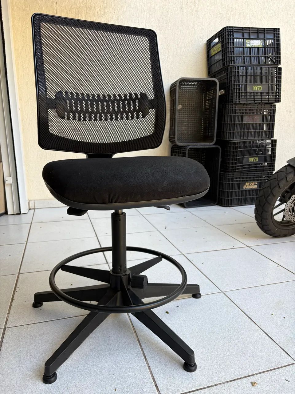 Cadeira Alta Flexform para Bancada/Balcão - Excelente Estado - Foto 3