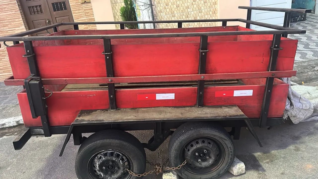 Carrocinha 2 eixos emplacado e com freio