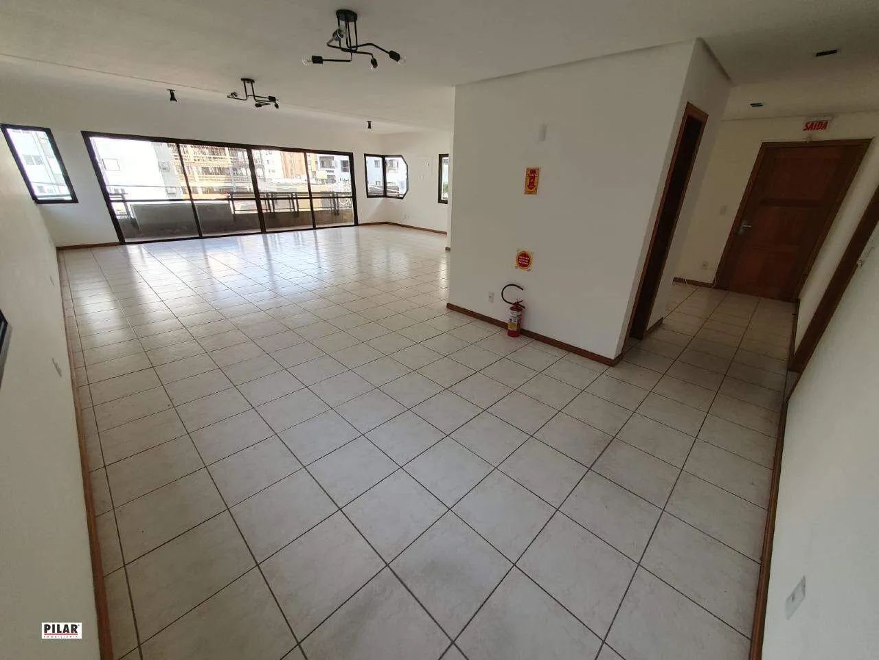 Prédio comercial com 350m² para locação - Foto 4