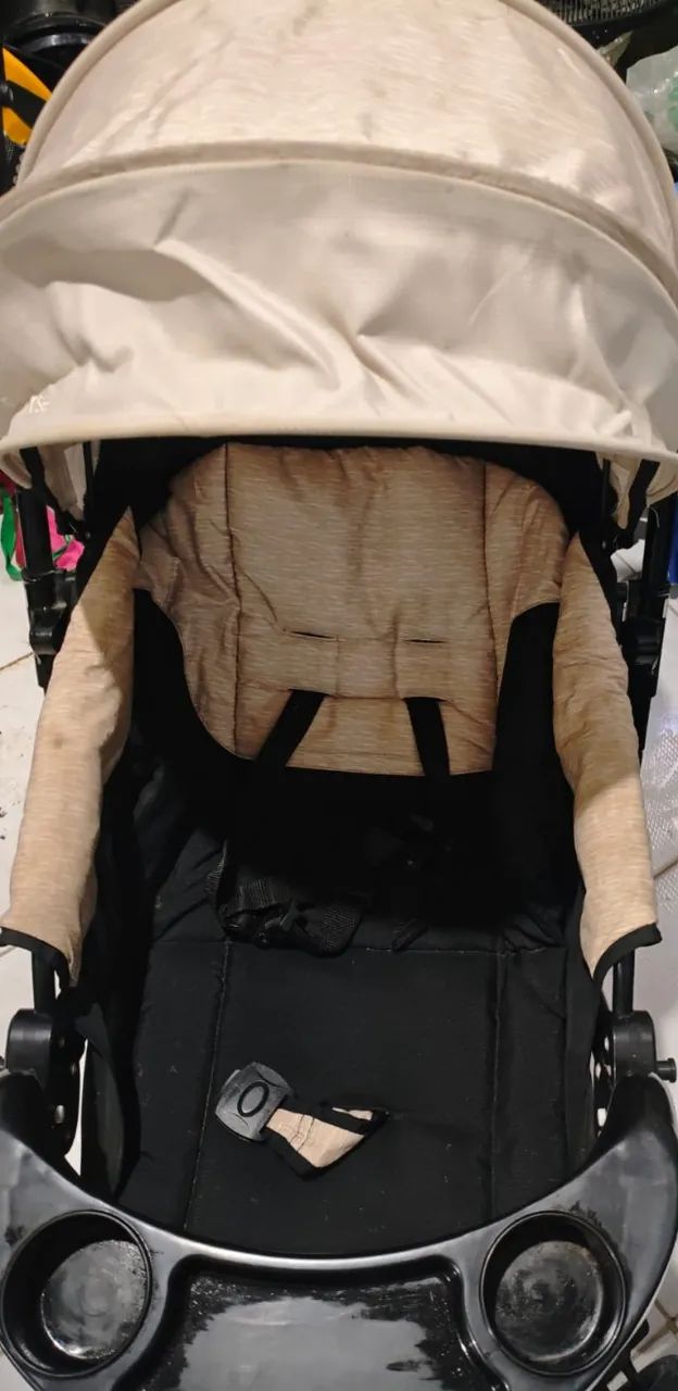 Carrinho de bebê semi novo 