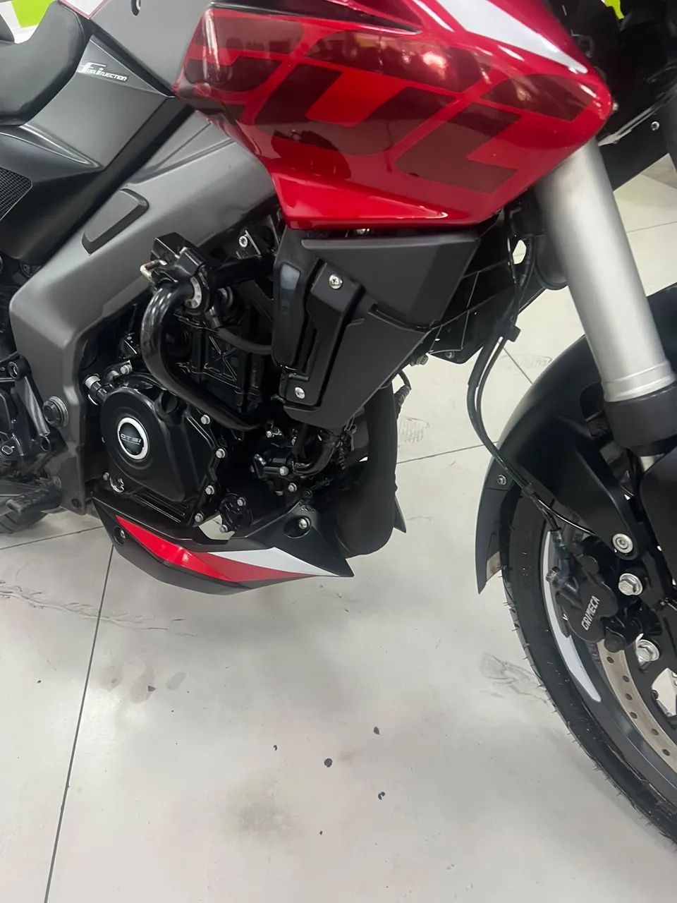 BAJAJ DOMINAR 200 - Foto 3