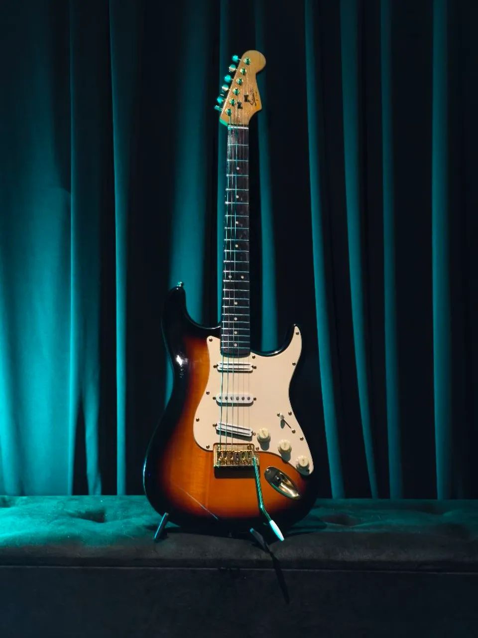 Guitarra Squier ano 2000 + upgrades  - Foto 2