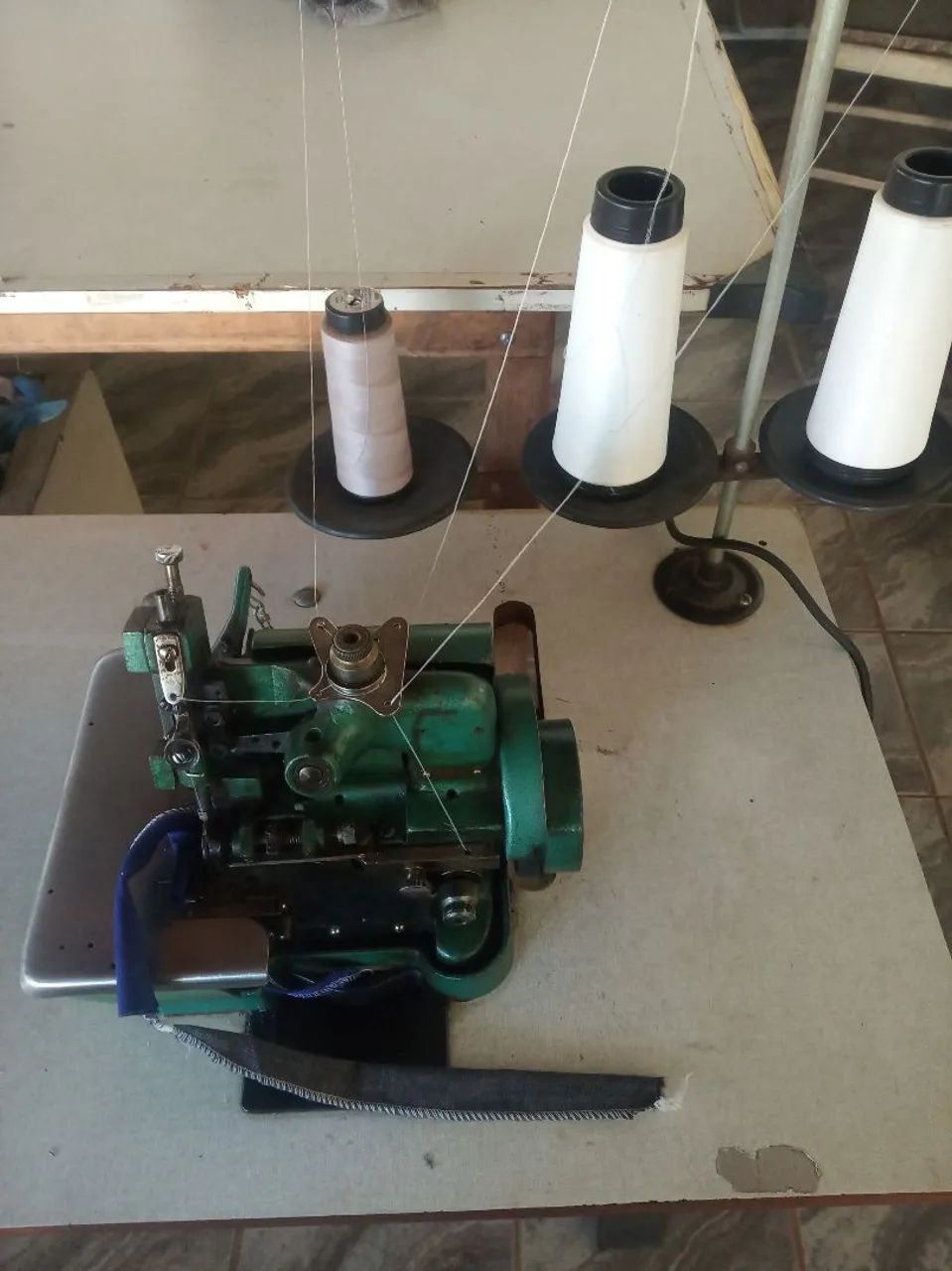 Máquina overloque semi industrial  - Foto 3