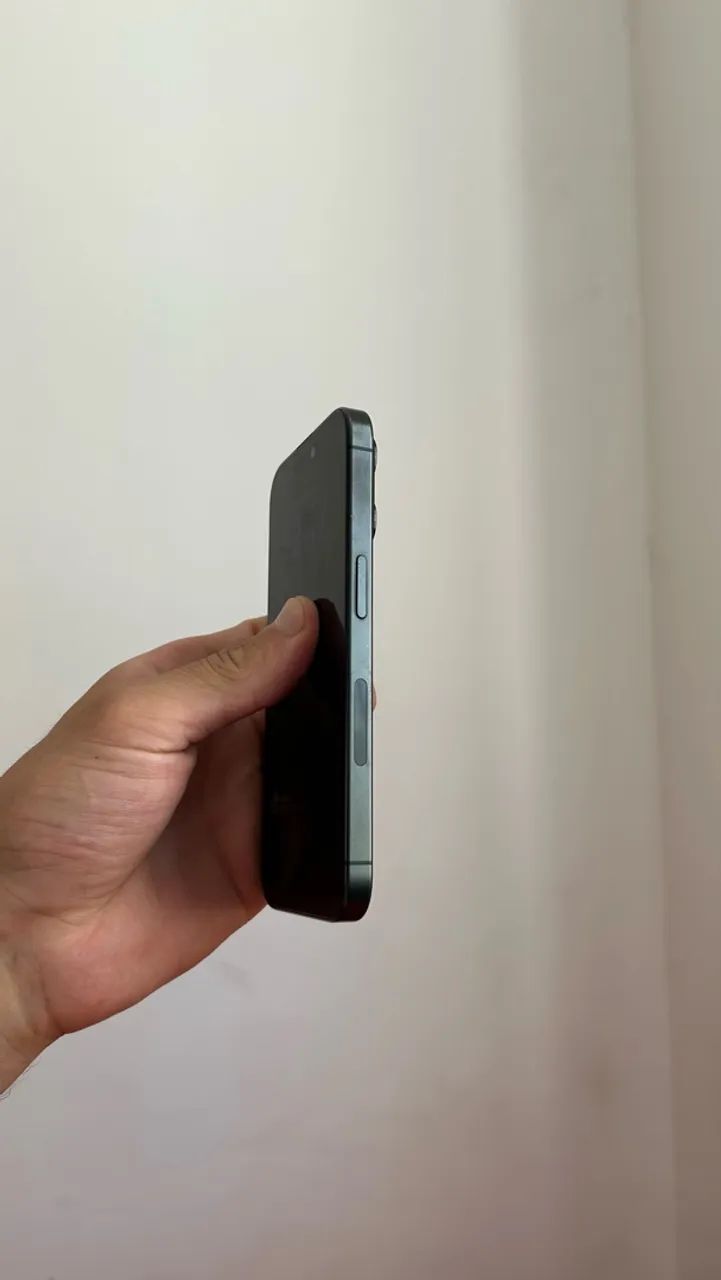 iPhone 15 Pro - Foto 2