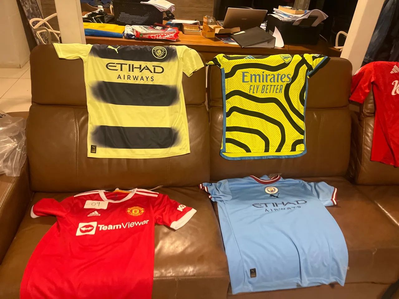 Blusas de times e blusa de sair 