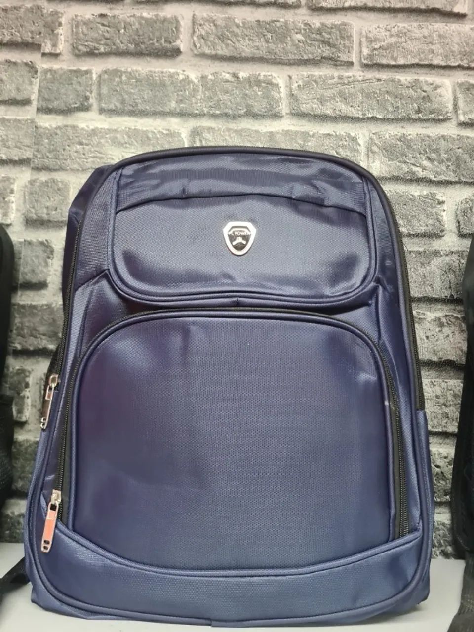 Mochila azul-marinho de estilo executivo
