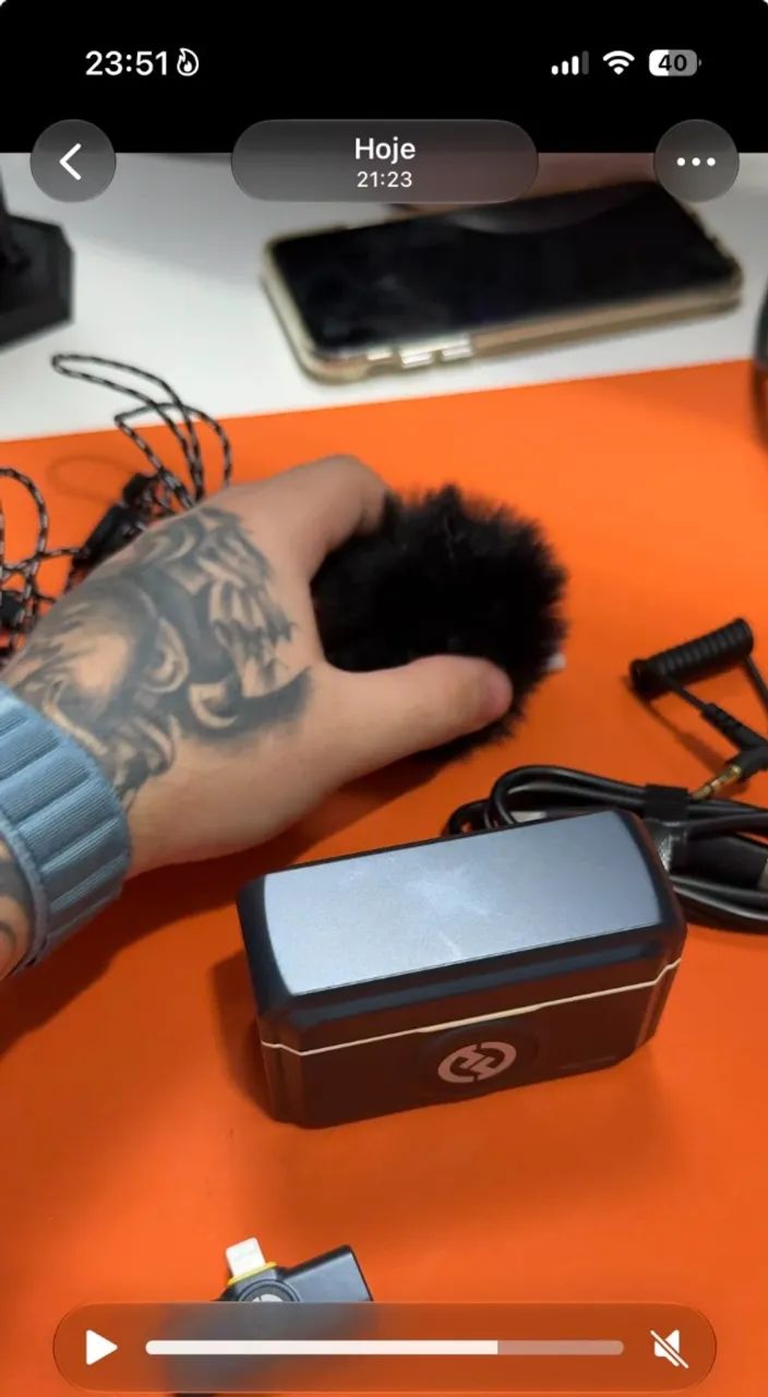 MICROFONE LAPELA HOLLYLAND LARK M2 COM 2 MICROFONES E ENTRADA USB C E LIGHTNING! E BOLSA  - Foto 2