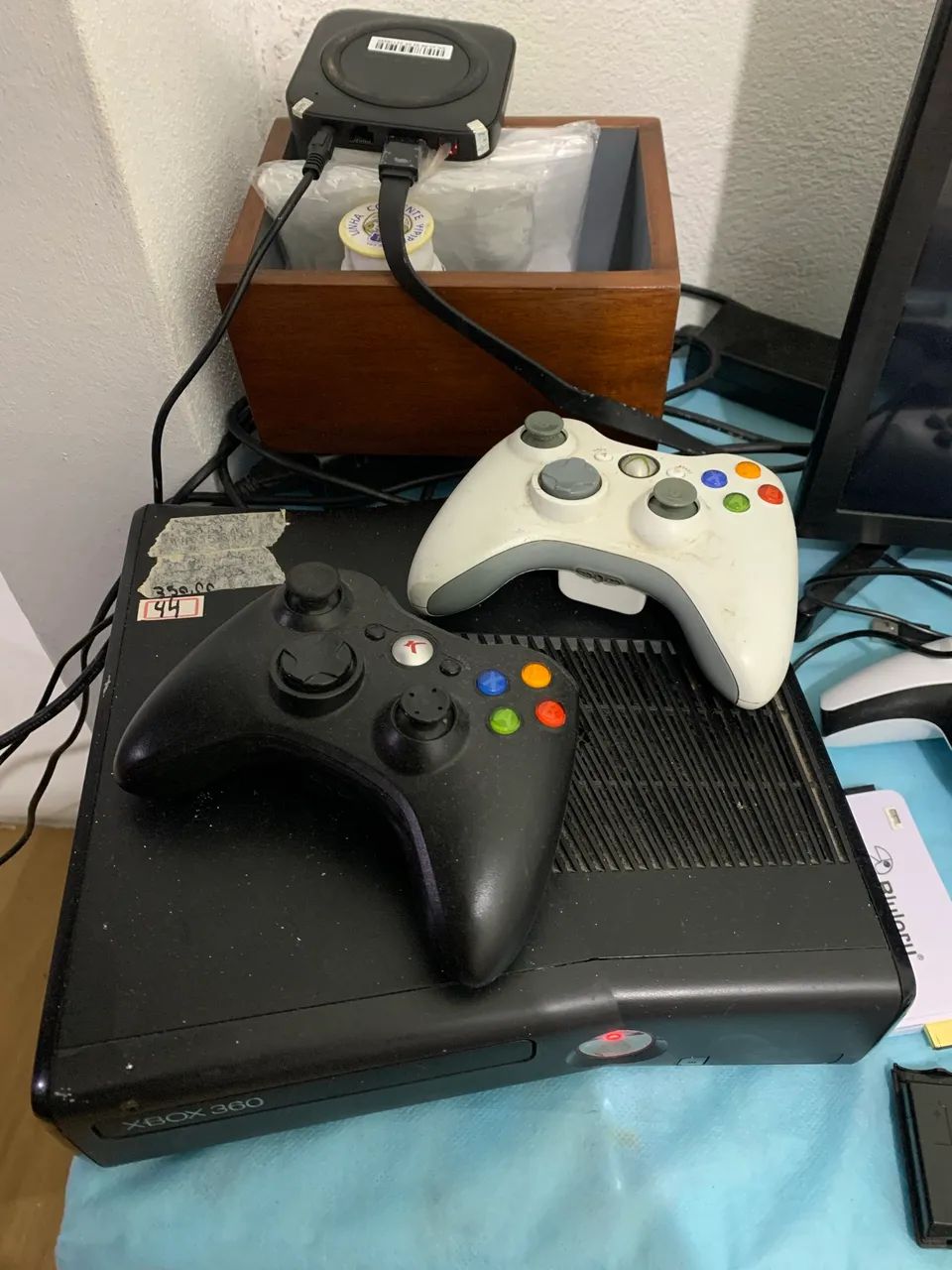 Xbox360 com dois controles  - Foto 4