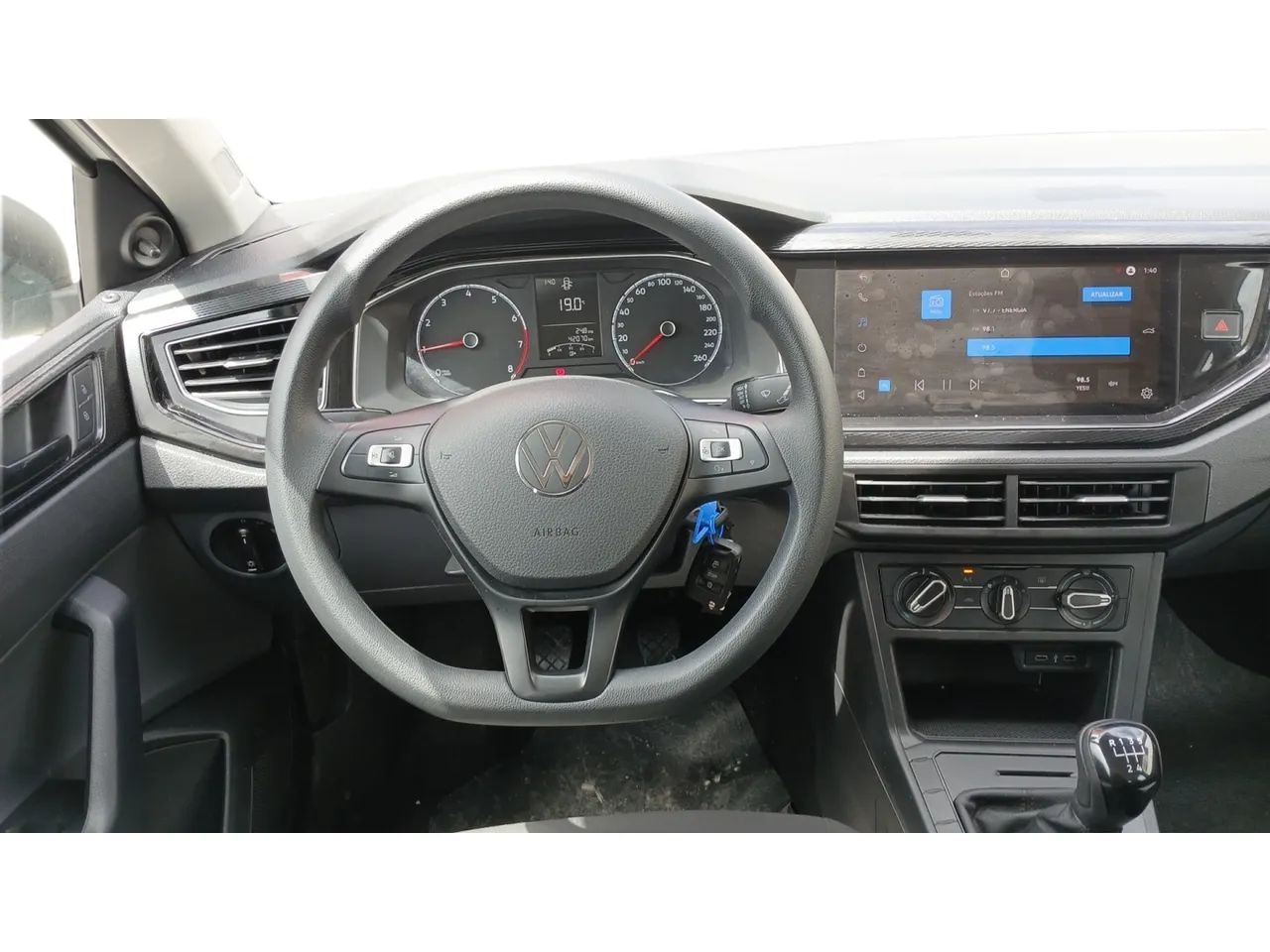 Volkswagen Polo Track 1.0 Flex 12V 5p, foto 10 de 16