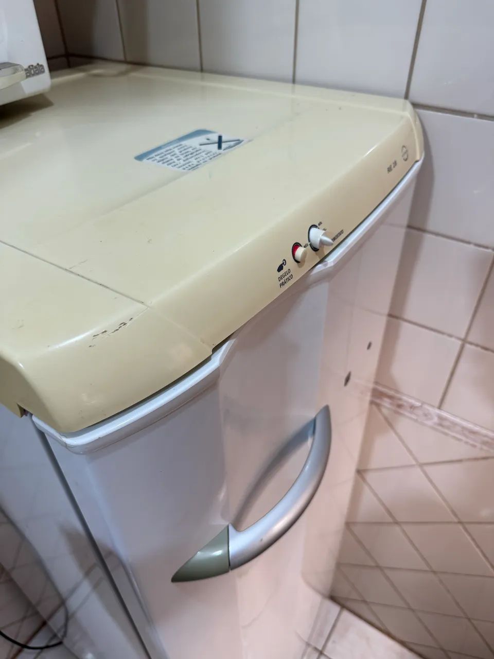 Geladeira Eletrolux em Ótimo estado - Foto 5