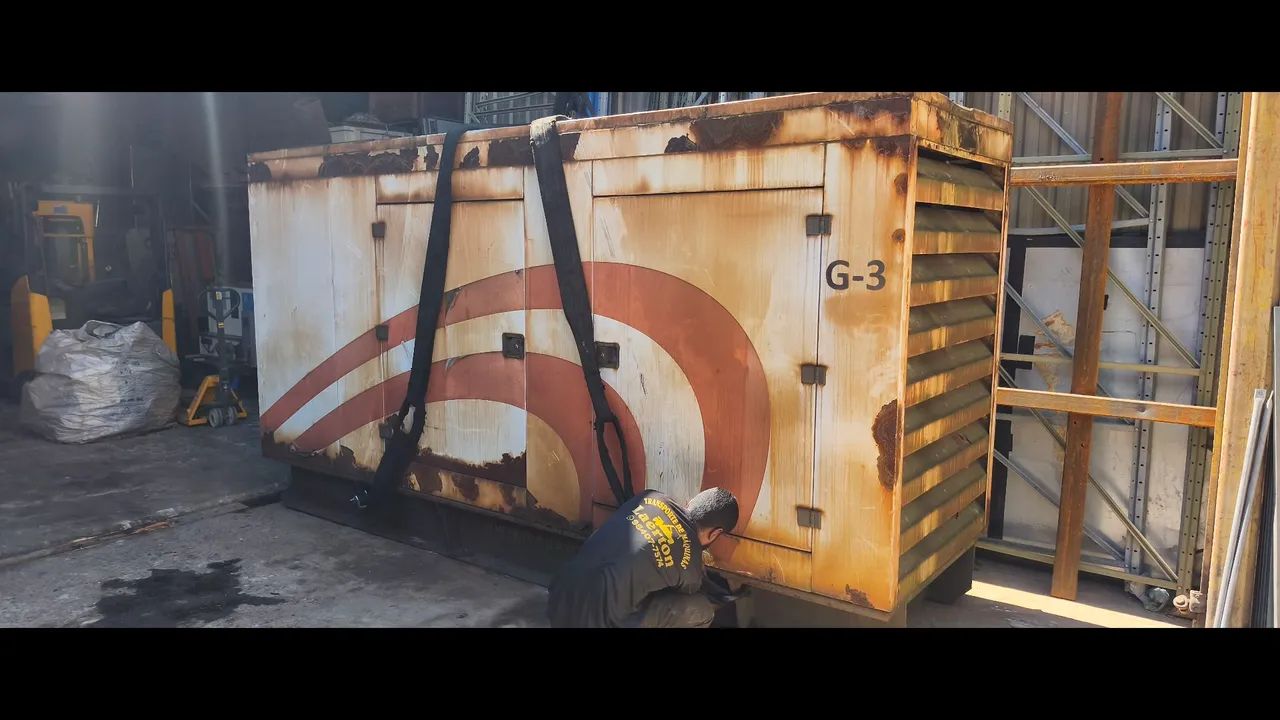 Gerador motor cabinado