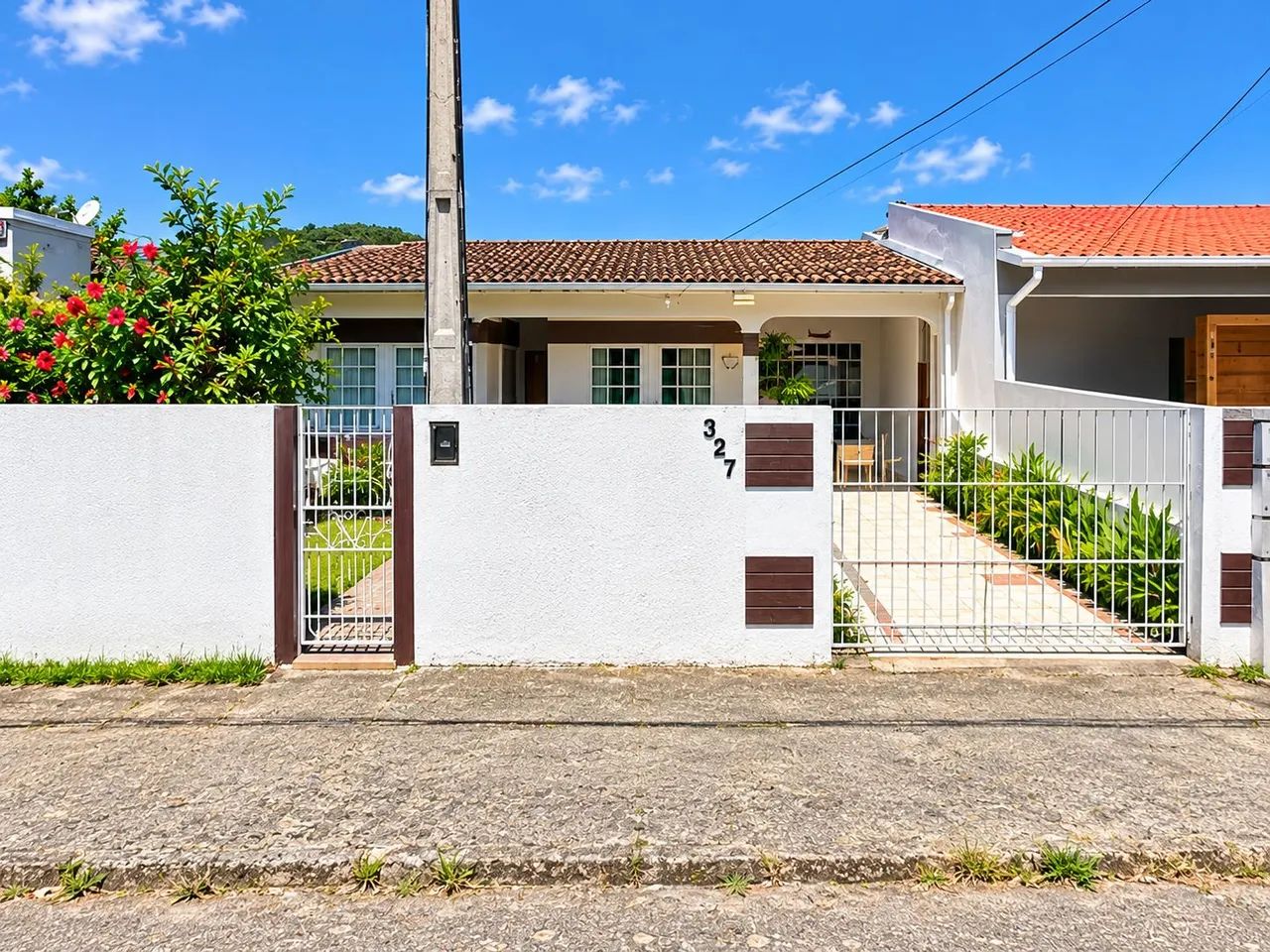 Alugo linda casa 2 quartos no itacurubi 
