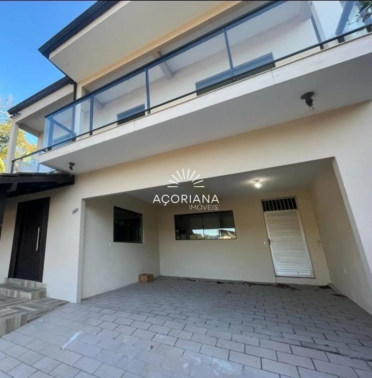 Casa nos Açores: 4 quartos, suíte, terreno amplo e perto da praia - Foto 2
