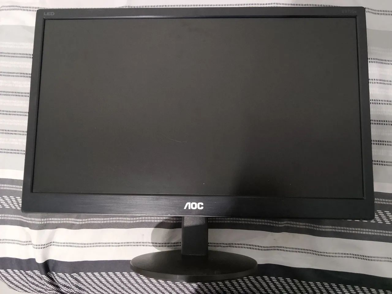 Monitor AOC 18,5 POLEGADAS  - Foto 5