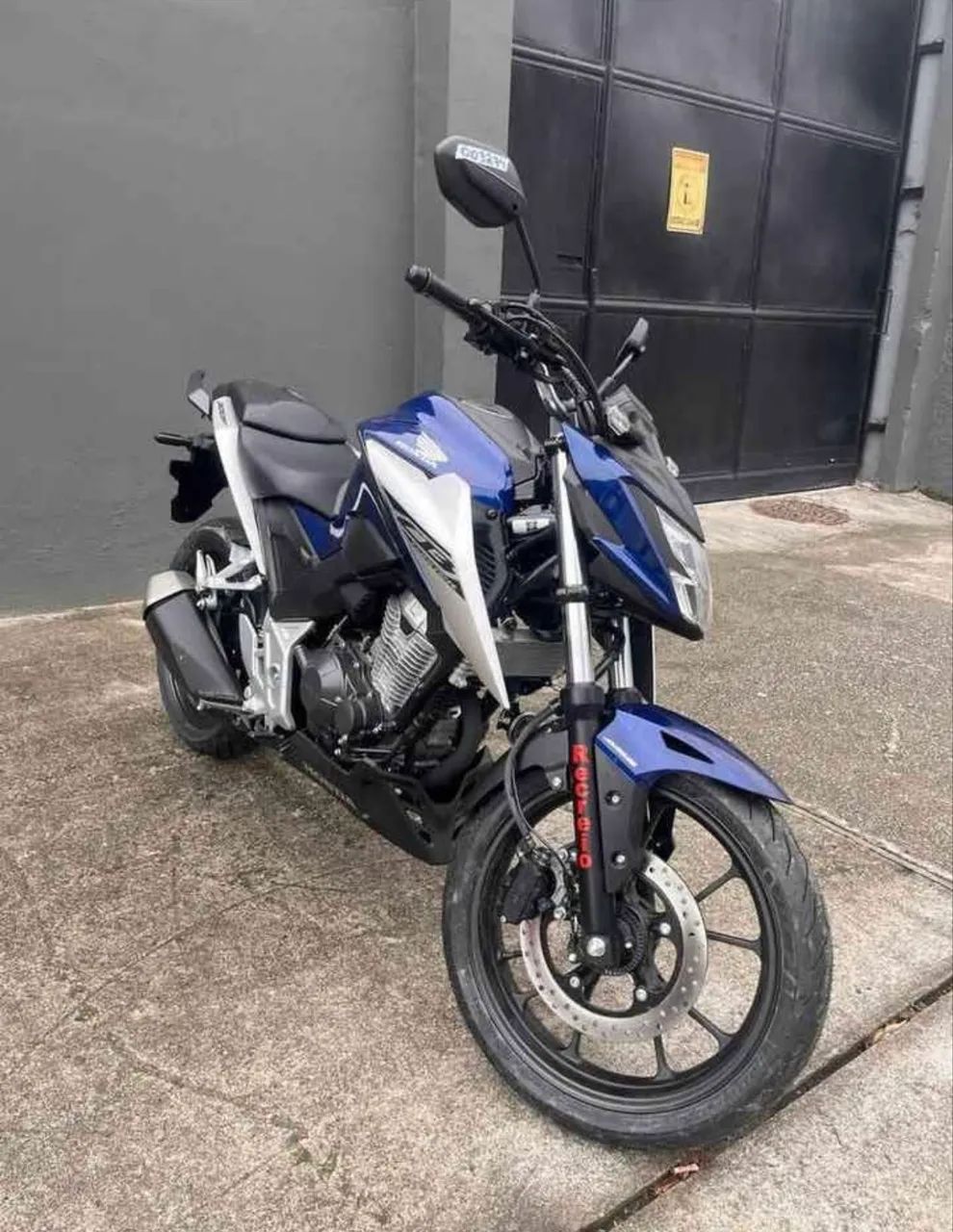 CB 300 - Foto 2