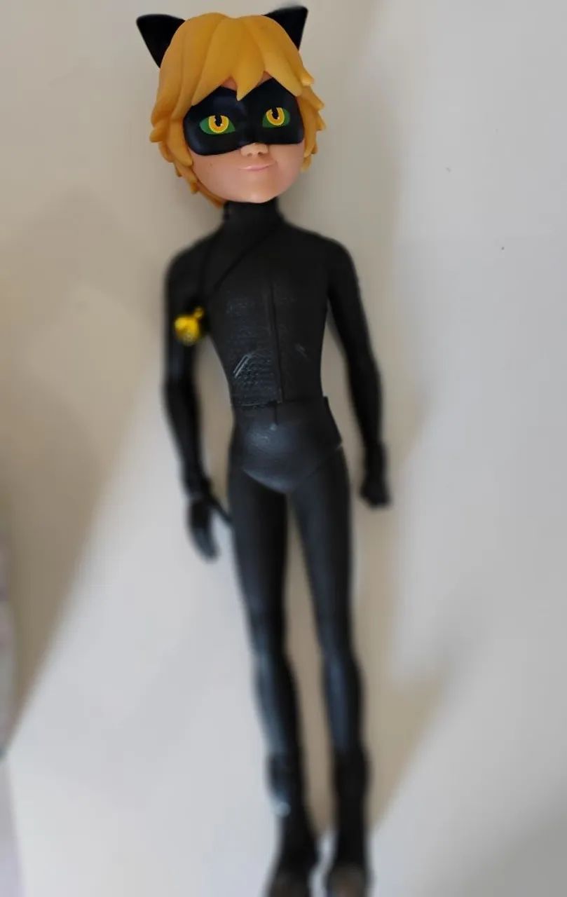 Boneco Cat Noir 