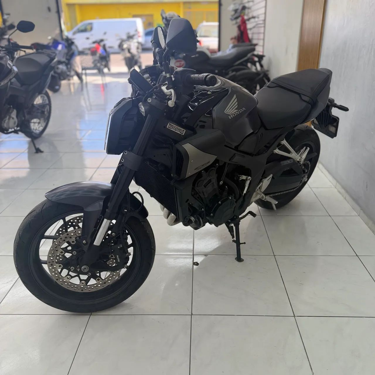 Honda CB650 R E-Clouch 2026! - Foto 4