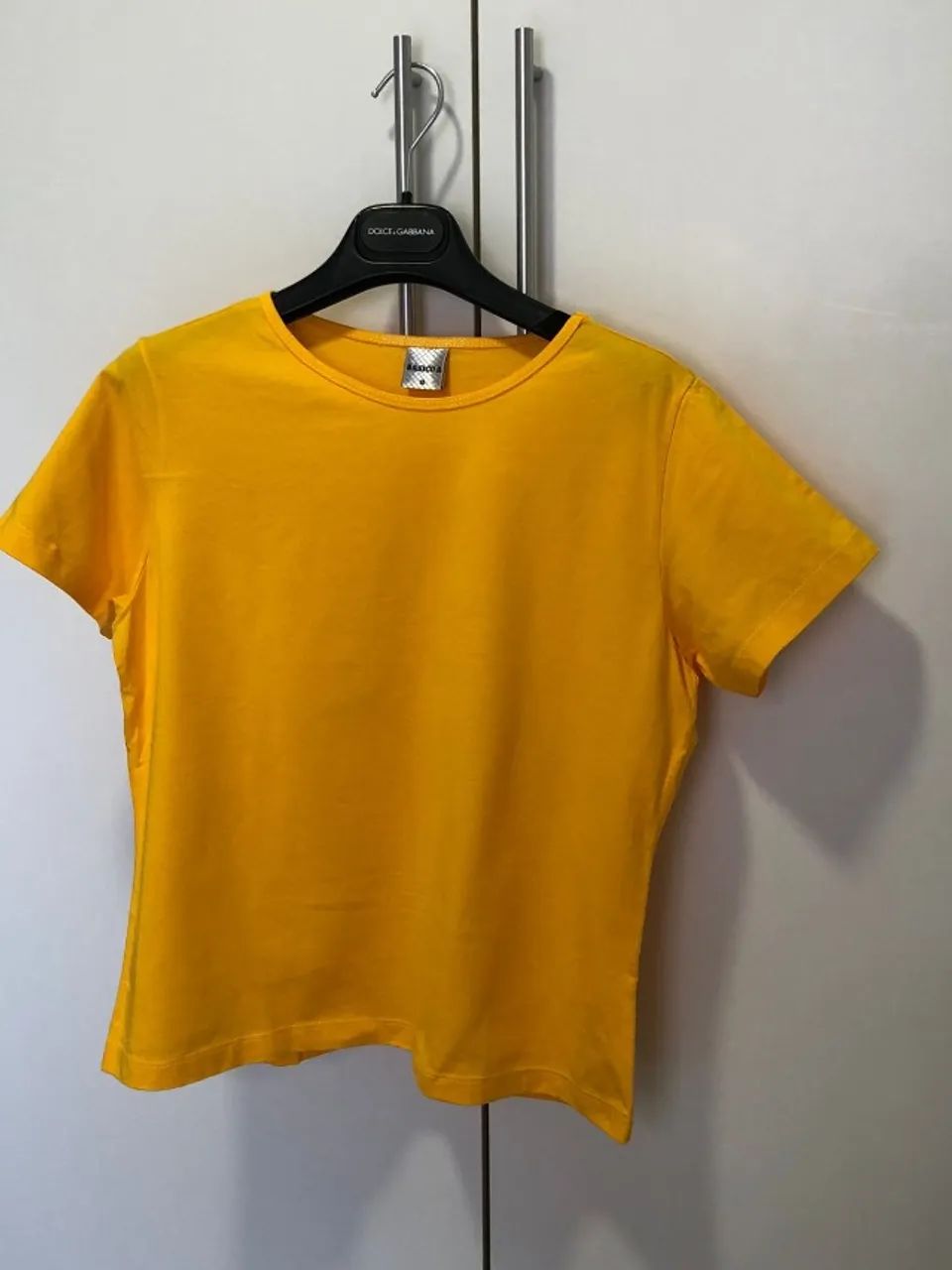 KIT COM 4 BLUSAS FEMININAS CORES VIBRANTES  CONFORTÁVEIS  VERSÁTEIS - Foto 4