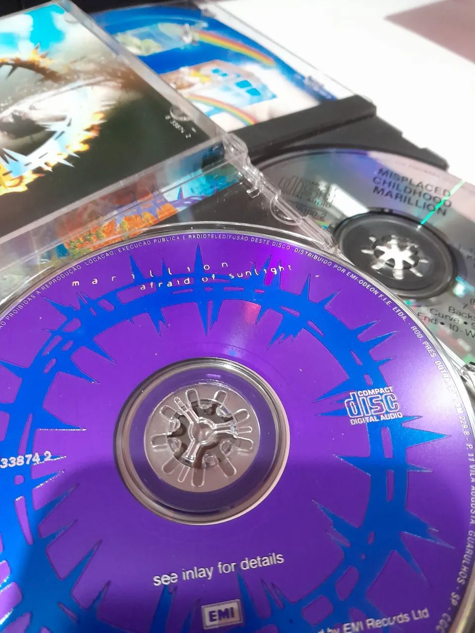 2 CDs Marillion - Afraid of Sunlight + Misplaced Childhood - Ótimo estado - Foto 3