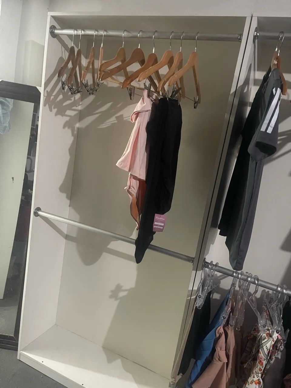 Móvel para roupas com arara  - Foto 2