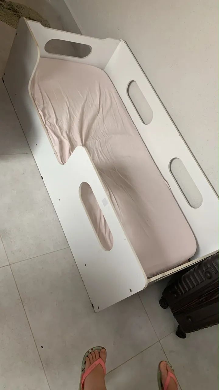 Cama infantil com colchão 