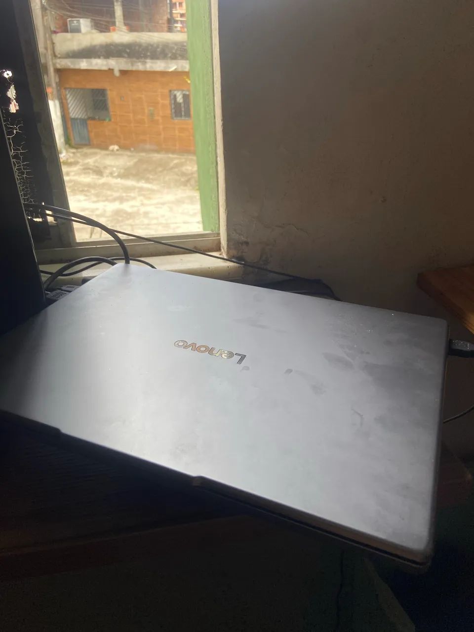 Vendo notebook Lenovo semi usado 