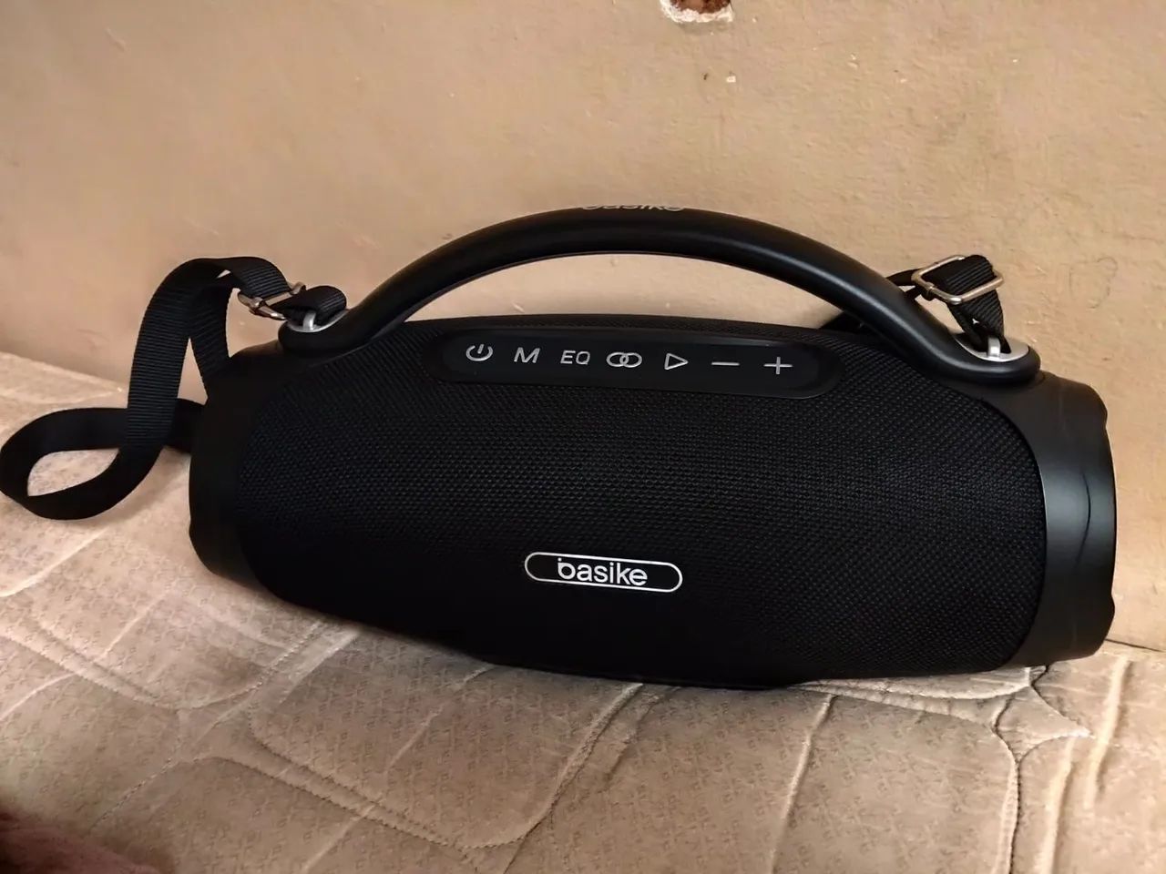 Vendo uma caixa de som original pegando perfeitamente 