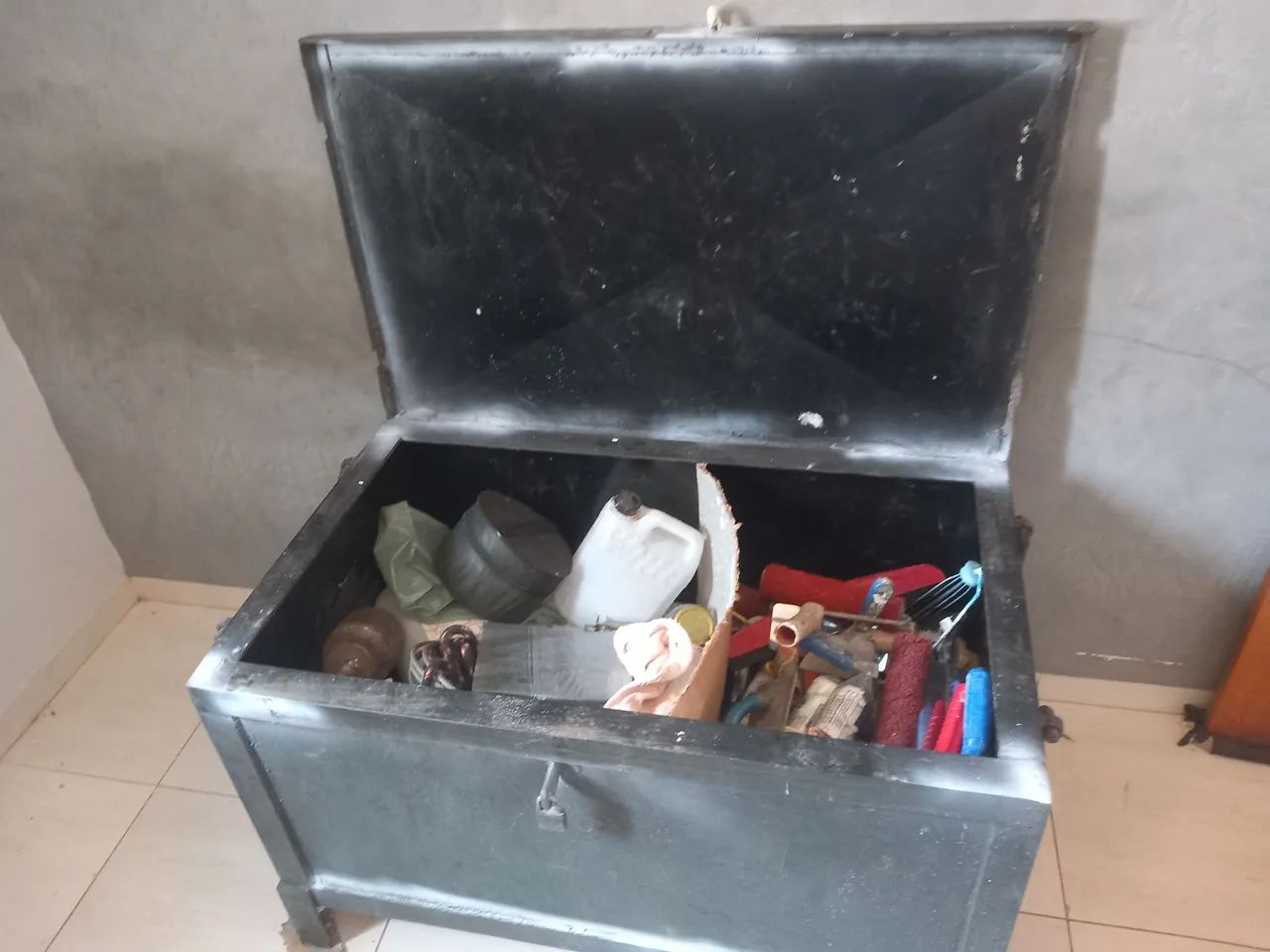 Vende baú de ferro de guardar ferramentas 