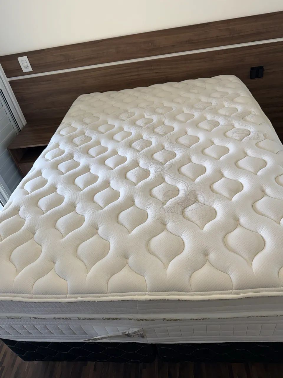 Colchão Casal molas ensacadas Simmons com pillow - Foto 3