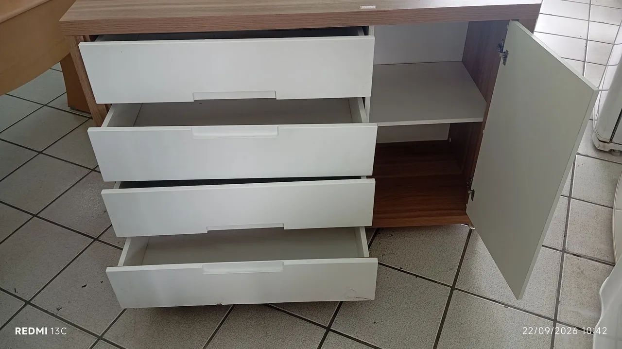Vendo cômoda com rodinhas  - Foto 2