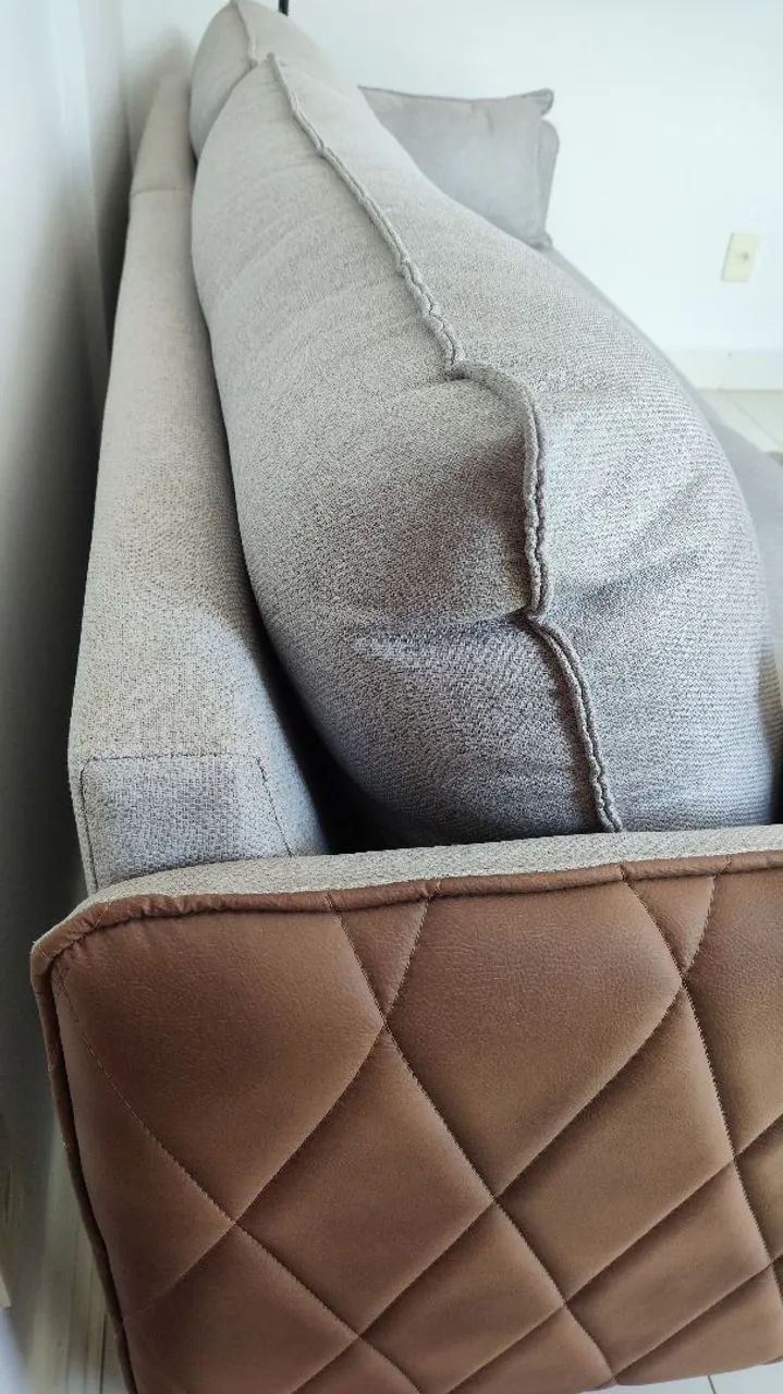 Sofá 3 lugares EXTREMAMENTE NOVO - Foto 3