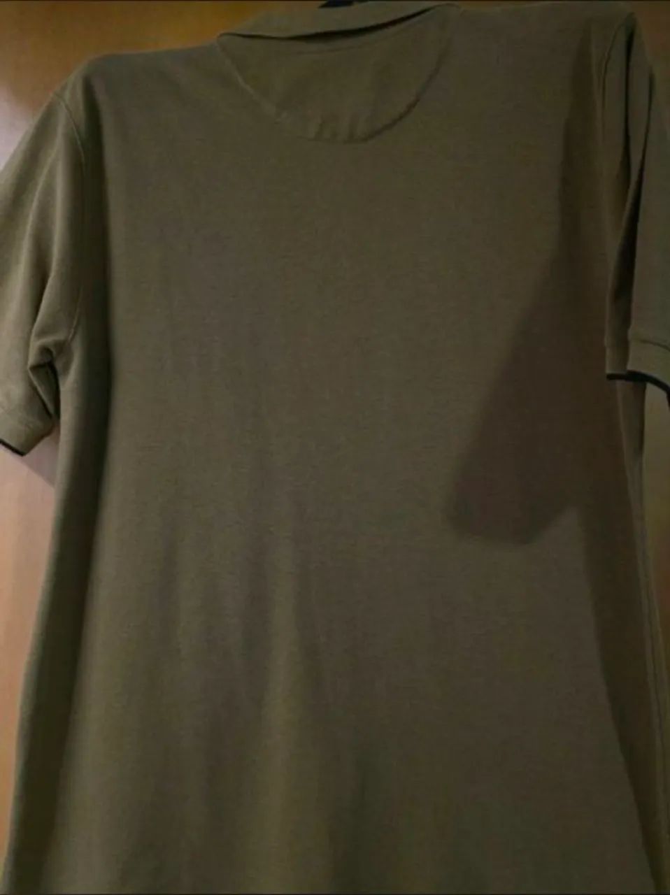 camisa polo dlt bege caqui m - Foto 2