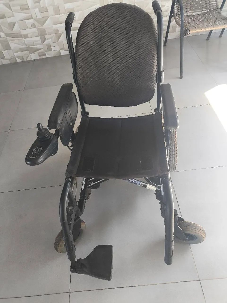 Cadeira de rodas motorizada com defeito  - Foto 2