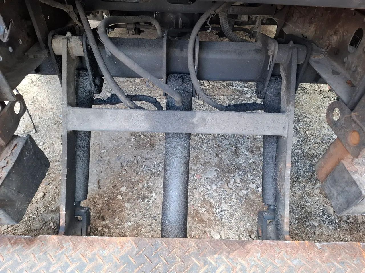 Plataforma Hidraulica Markshell pra Iveco express 3/4 - Foto 2