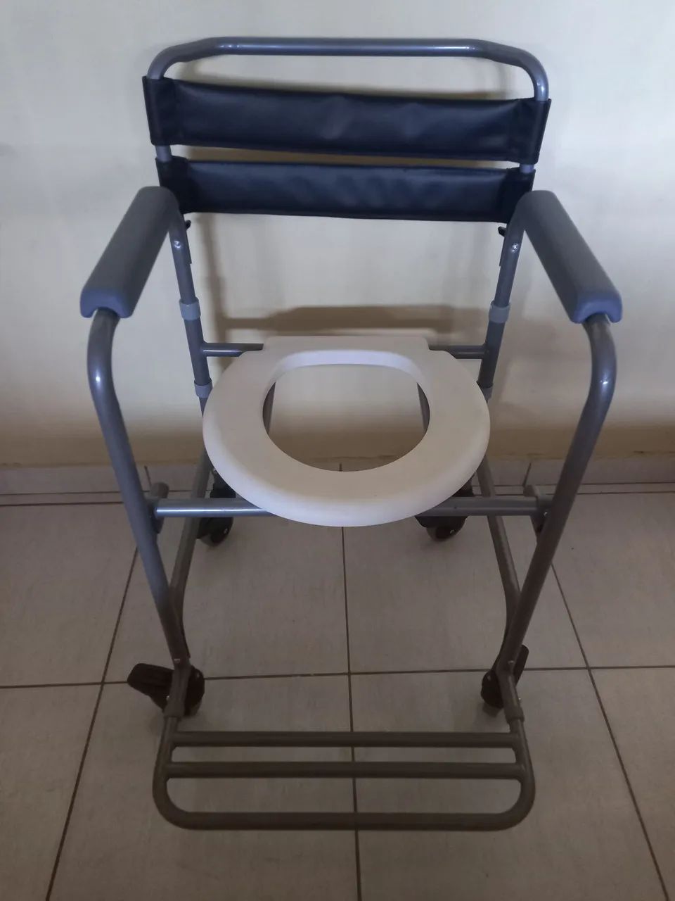 Cadeira de banho - Foto 2