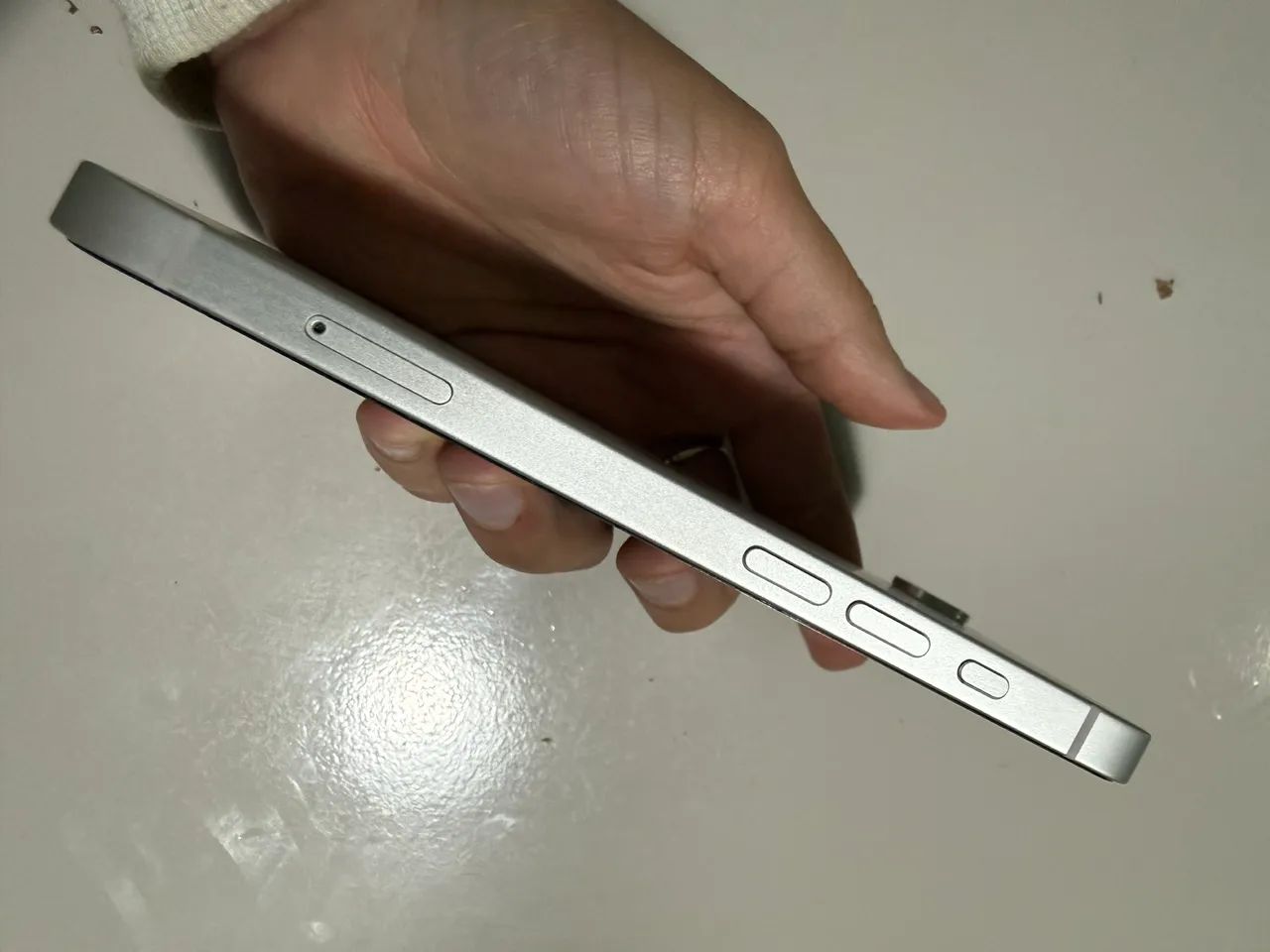 Vende-se iPhone 16e