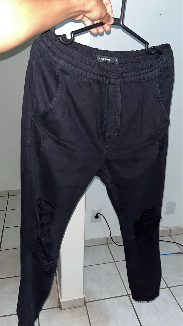 Calça Sarja Pool Jeans Riachuelo preta destroyed - Usada - Foto 3