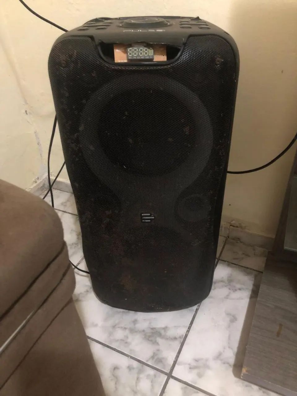 Vendo caixa da marca pulse. Conexões: Bluetooth, USB P2 