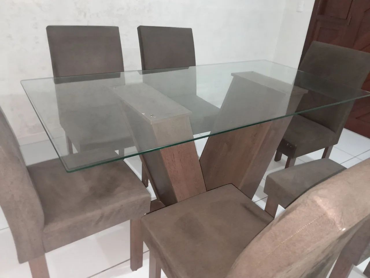 Mesa de jantar - tampo de vidro com 06 cadeiras - Foto 4