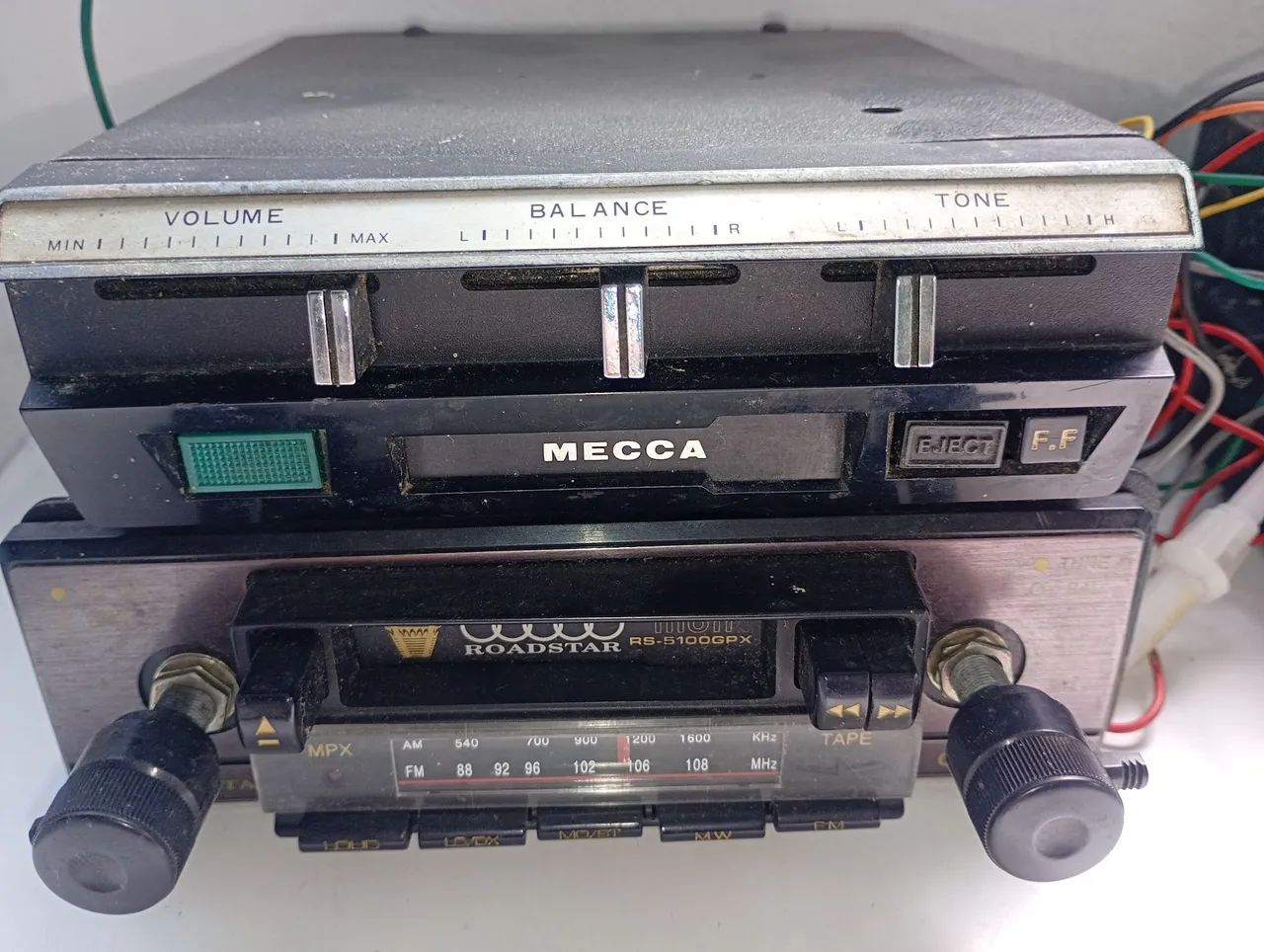 Rádios  e amplificadores automotivo.