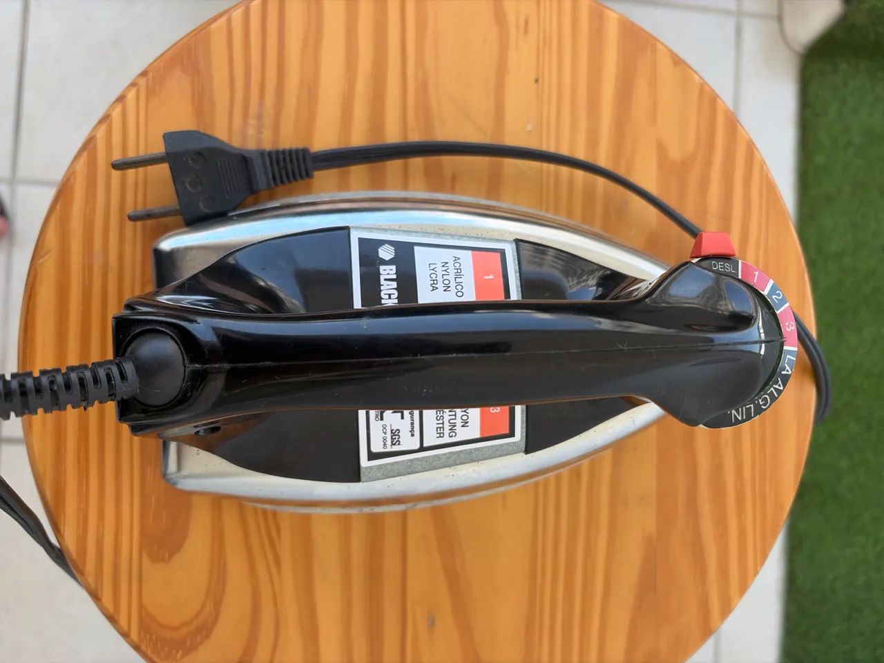 Ferro de passar roupa - Black & Decker - Foto 4