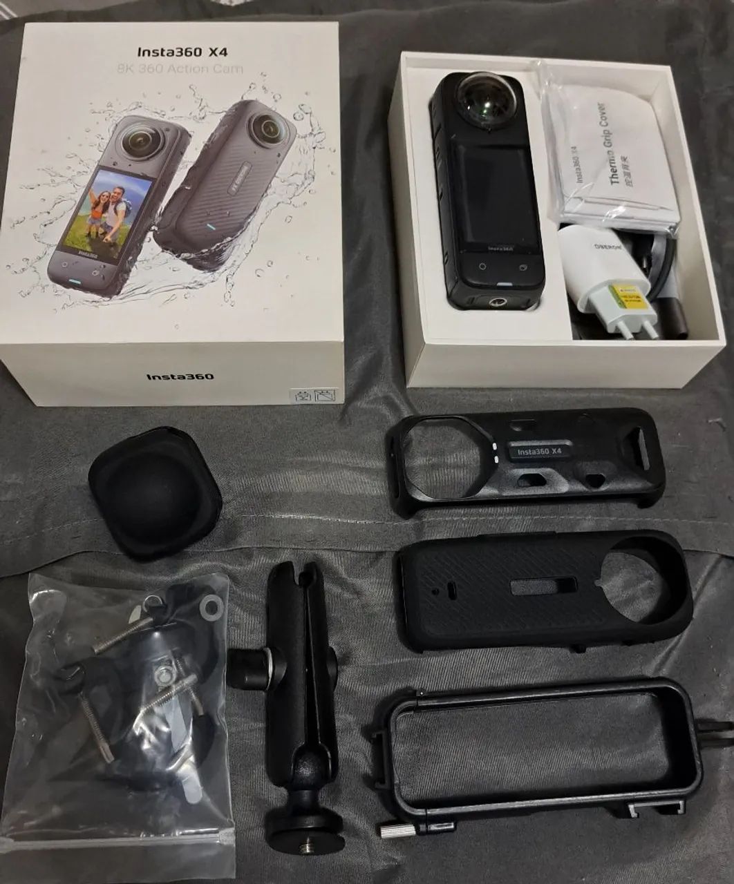 Insta 360 X4