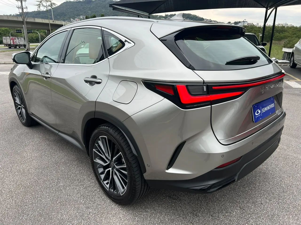 Lexus NX-450h+ AWD 2.5 16V Aut. (Híbrido), foto 9 de 20